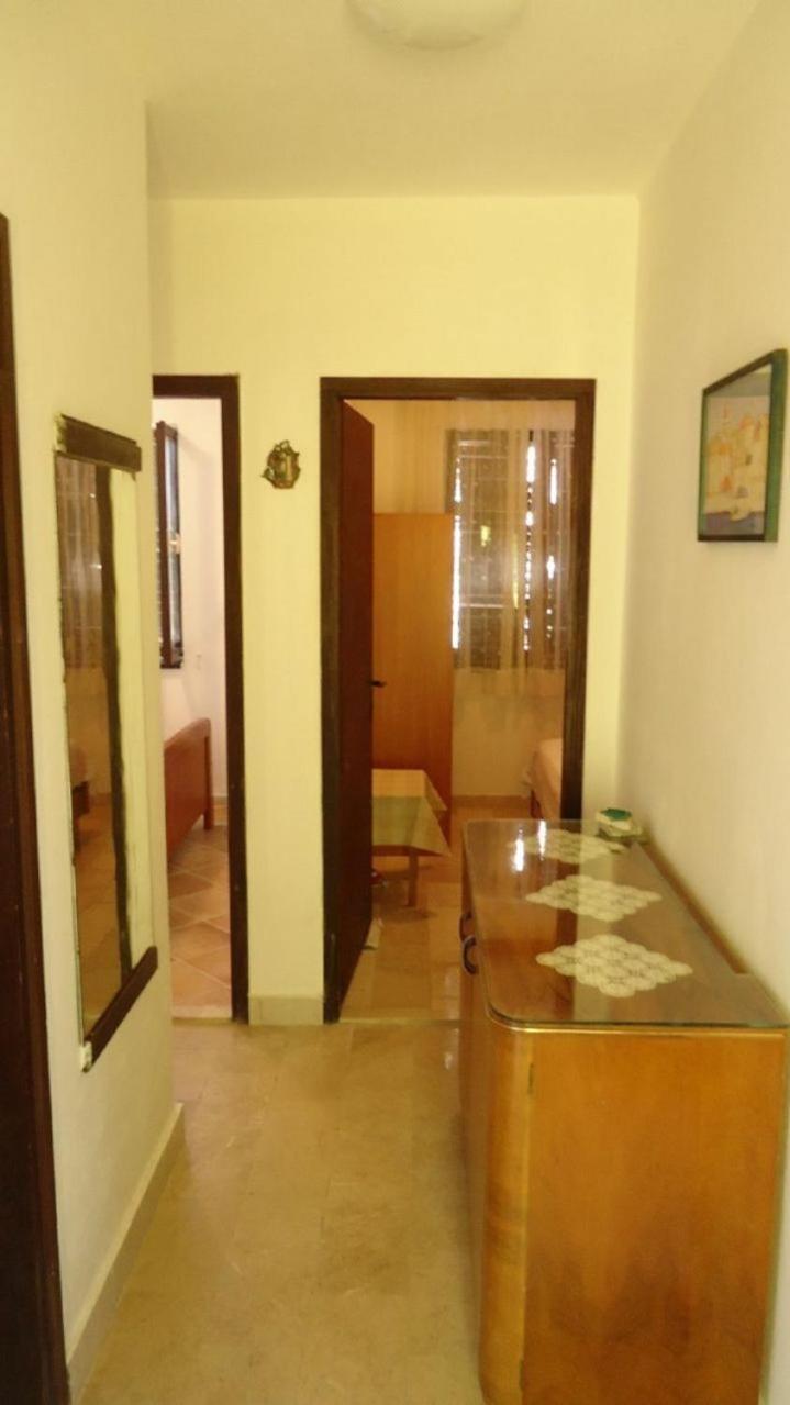 Apartment Pava Stomorska Buitenkant foto