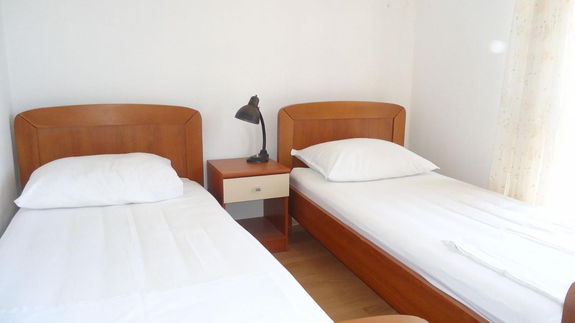 Apartment Pava Stomorska Buitenkant foto